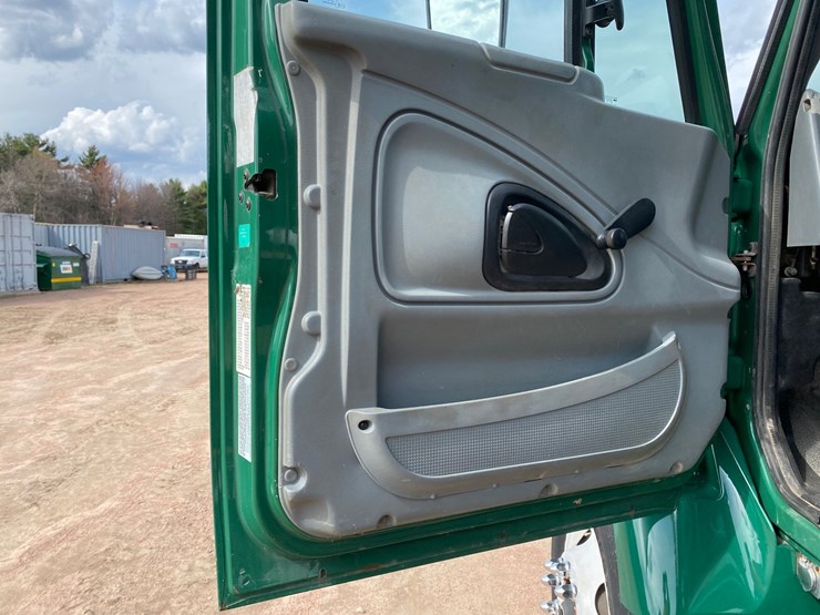 2003-international-7400-image-47