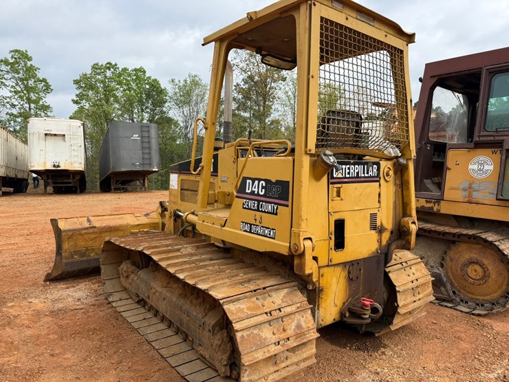 caterpillar-d4c-image-4