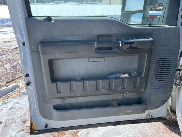 2011-ford-f350-image-43