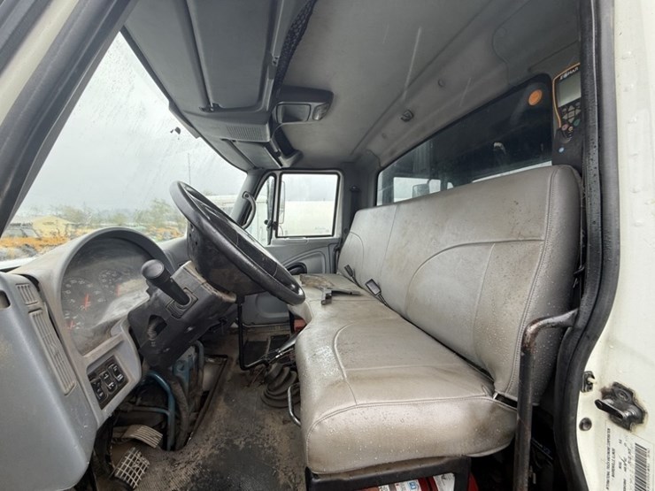 2006-international-durastar-4400-image-24