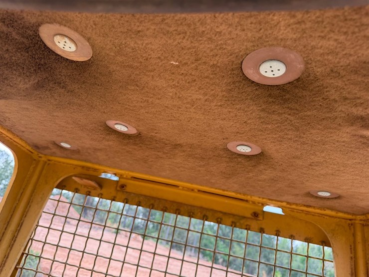 caterpillar-d4c-image-37