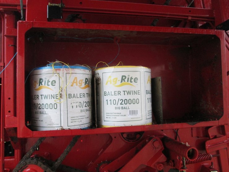 new-holland-br7060-image-11