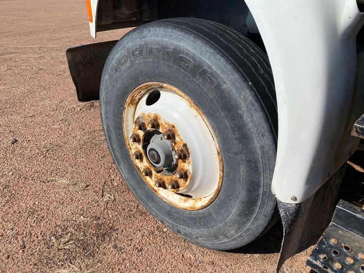 1993-international-8100-image-12