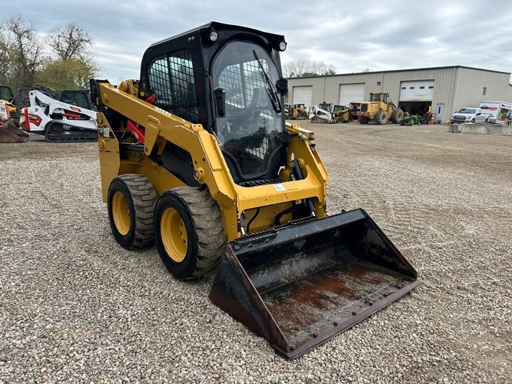 2019-caterpillar-232d-image-6