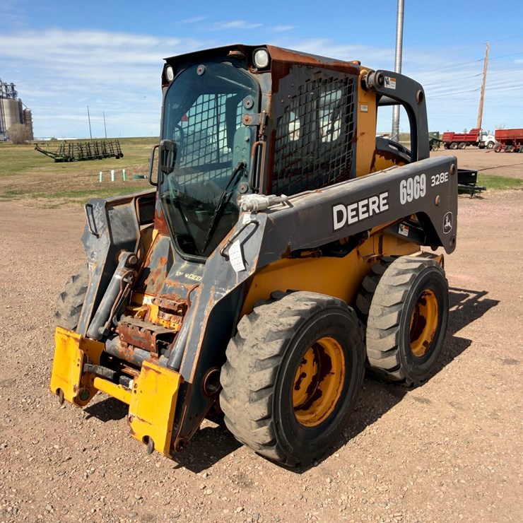 2014 DEERE 328E