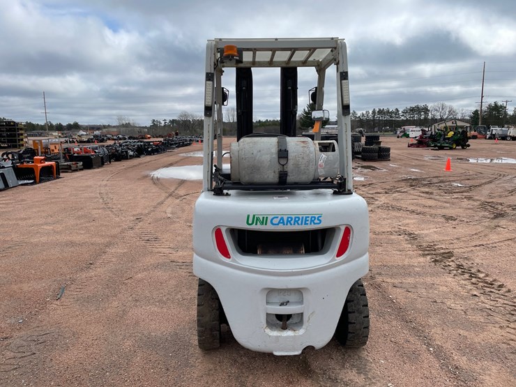 #1164-•-unicarriers-3,450-lbs-lp-forklift-image-4