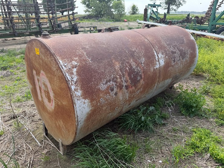 #46922-•-~550gal-fuel-tank-image-1
