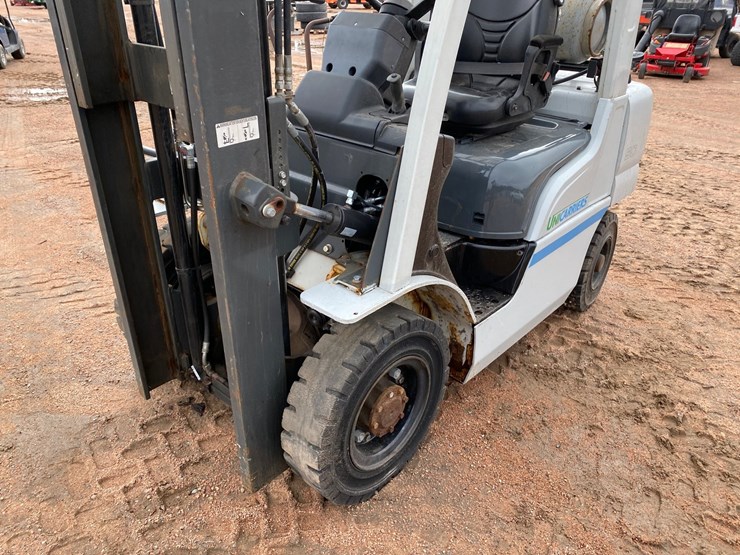 #1163-•-unicarriers-3,450-lbs-lp-forklift-image-37