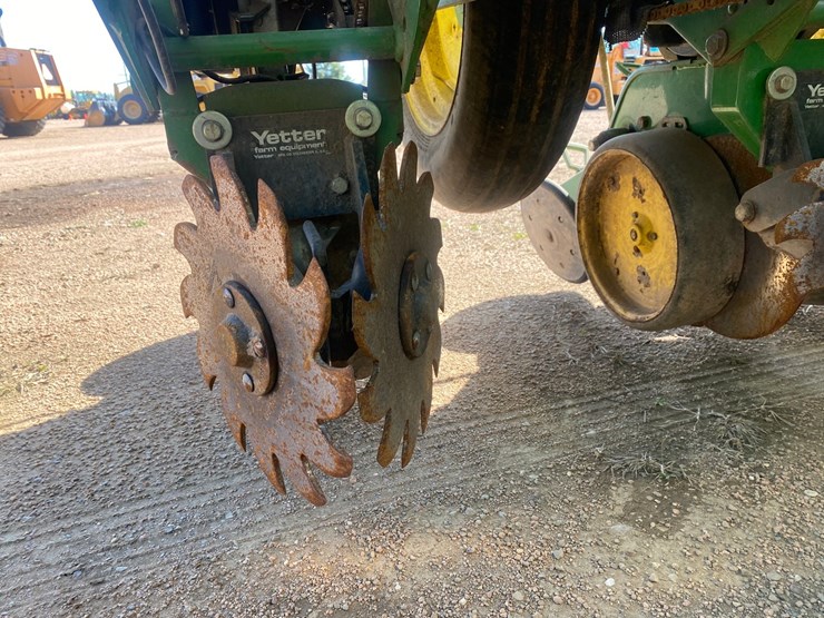 john-deere-7200-image-21