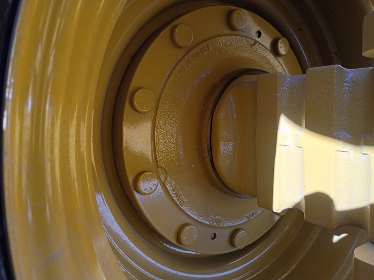 2023-caterpillar-910-image-79