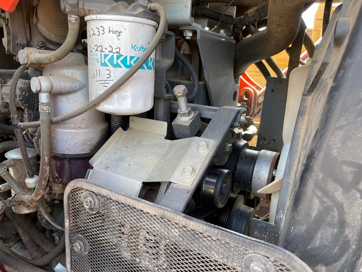 2014-kubota-m135gx-image-50