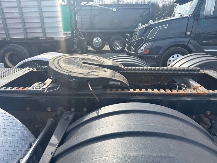 2007-mack-cl733-image-47