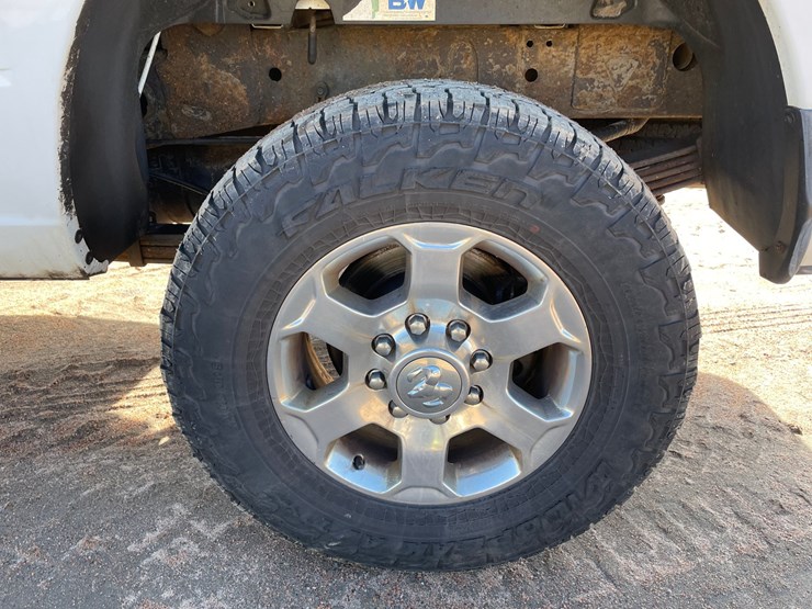 2014-dodge-ram-3500-image-25