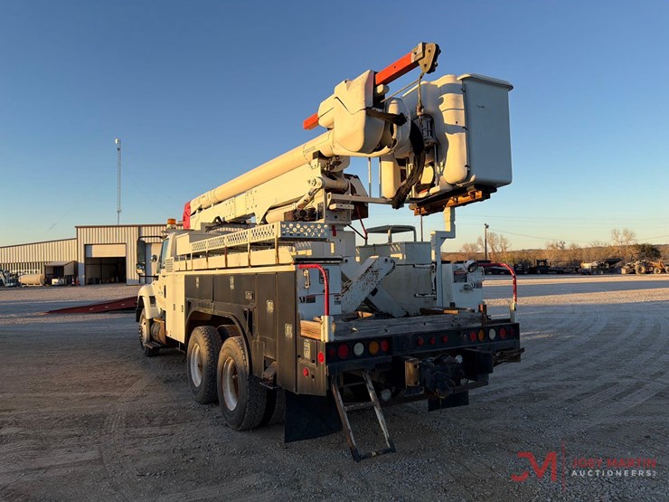 2008-international-7400-image-5