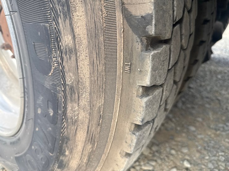 2007-mack-cl733-image-86