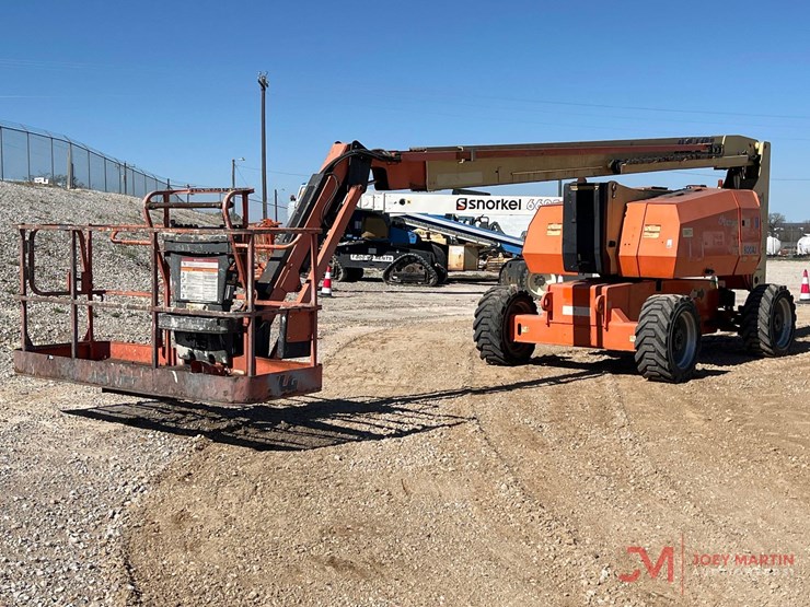 2017-jlg-800aj-image-5