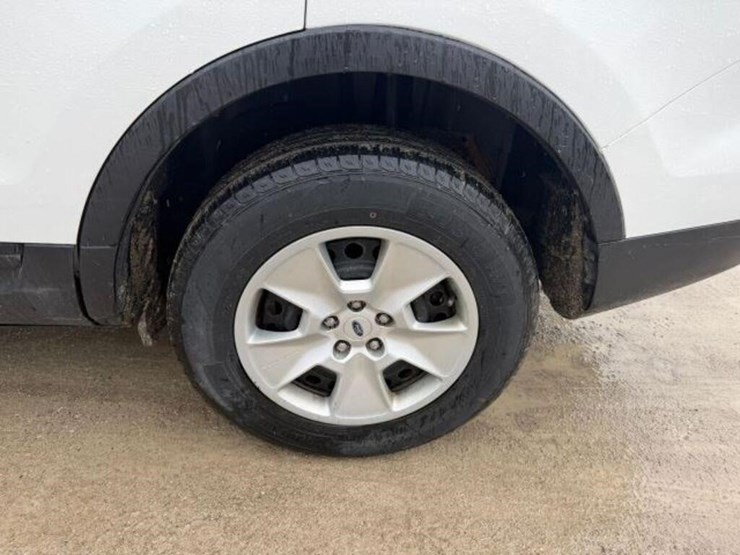 2013-ford-explorer-image-43