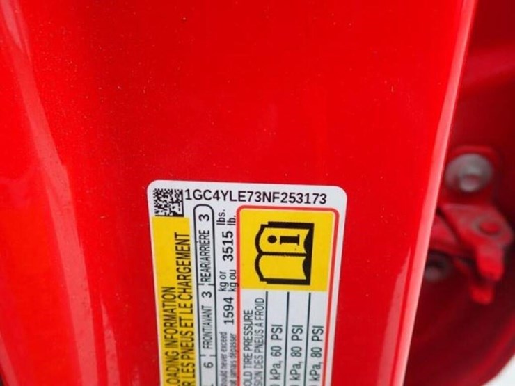 2022-chevrolet-2500hd-image-9