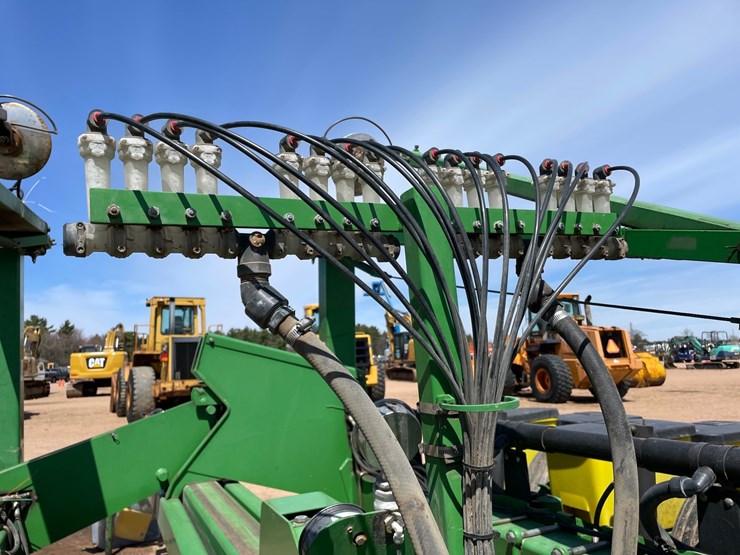 john-deere-7200-image-55