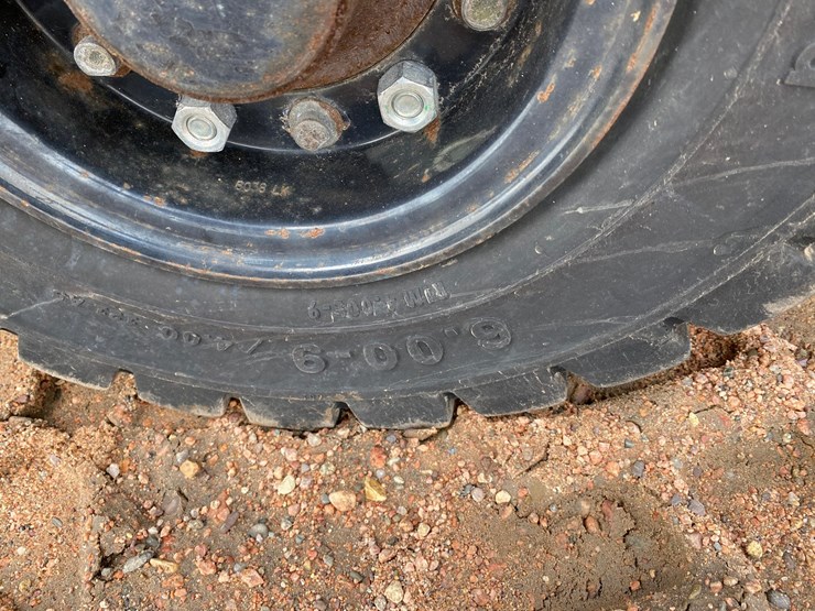 #1161-•-unicarriers-3,450-lbs-lp-forklift-image-20