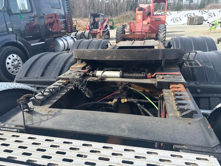 2007-mack-cl733-image-48