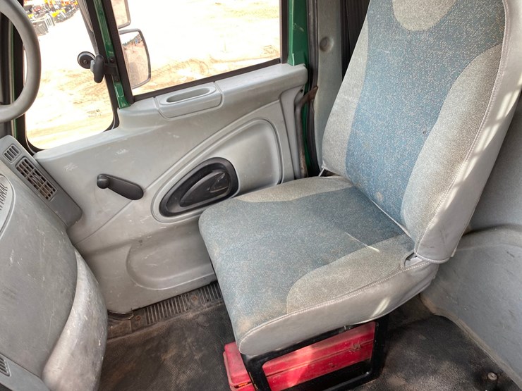 2003-international-7400-image-45