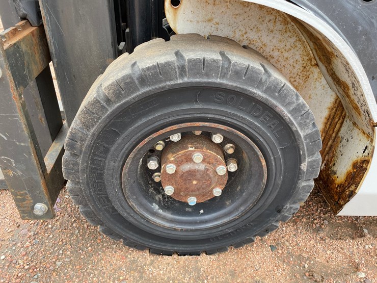 #1165-•-unicarriers-3,450-lbs-lp-forklift-image-17