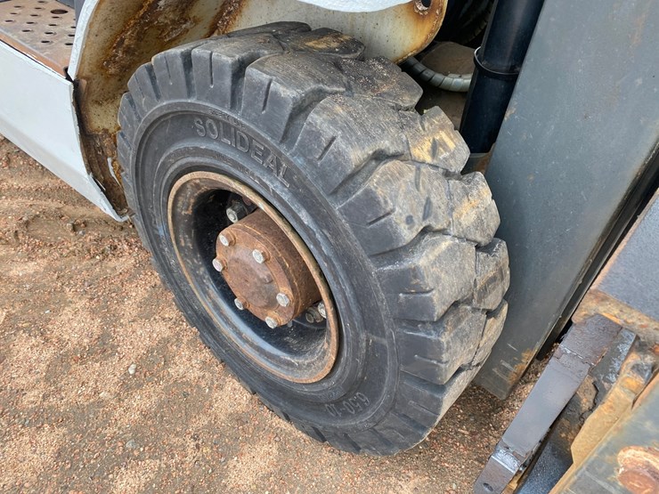 #1167-•-unicarriers-3,250lb-lp-forklift-image-11