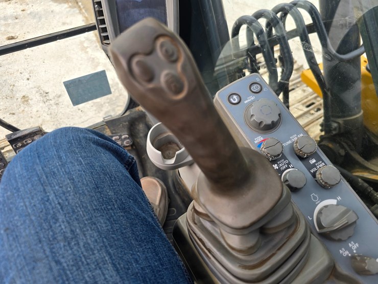 2013-deere-160g-lc-image-88