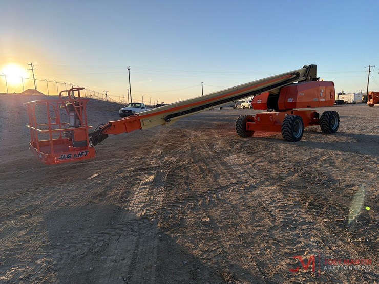 2015-jlg-800s-image-2