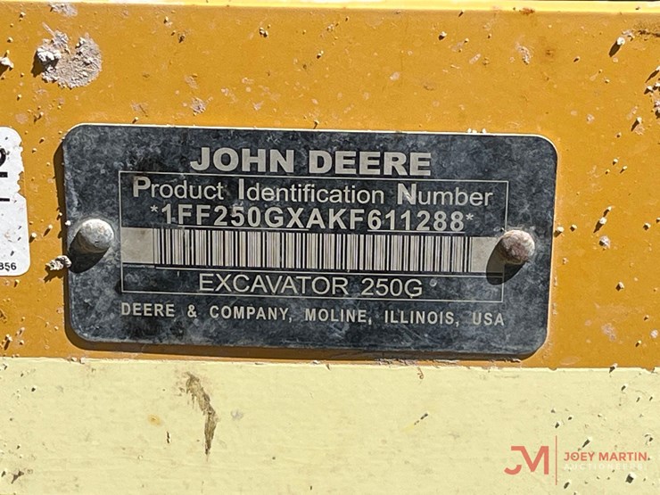 2019-john-deere-6-image-18