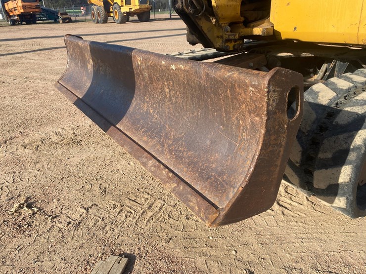 caterpillar-303c-cr-image-7