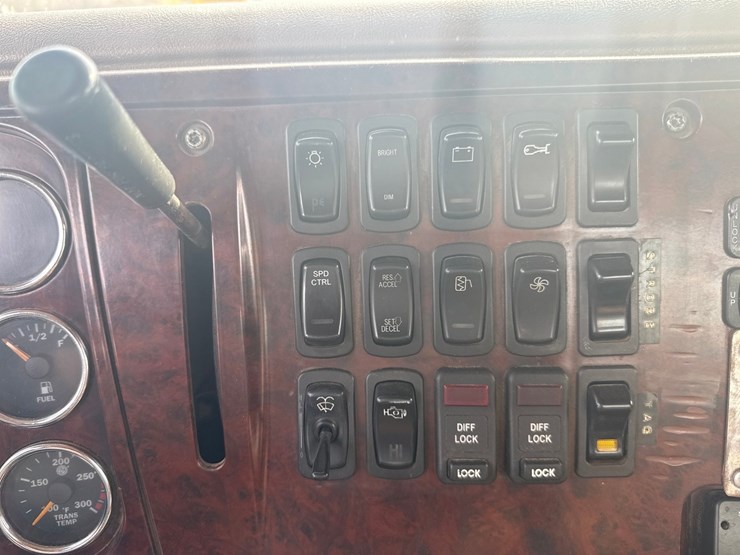 2007-mack-cl733-image-69