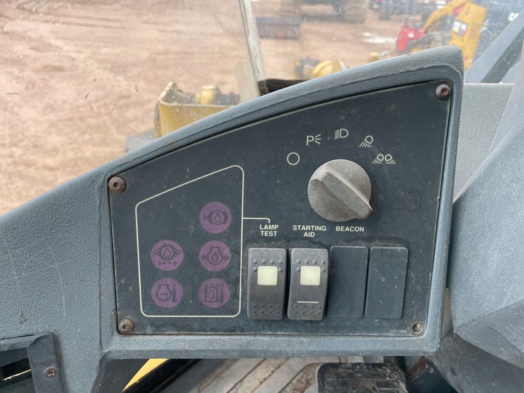 2002-caterpillar-914g-image-30