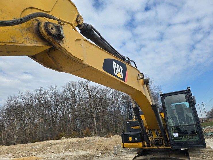 2013-caterpillar-324el-image-24