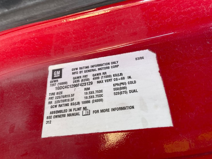 2006-gmc-topkick-image-10