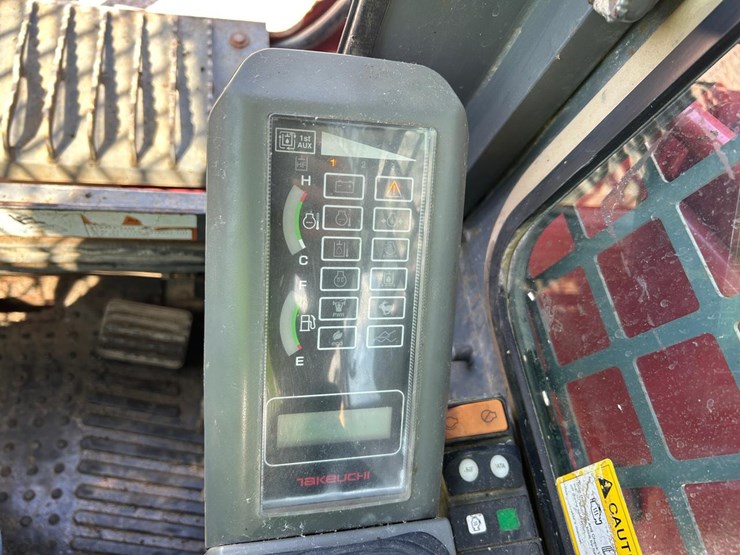 2016-takeuchi-tl8-image-20