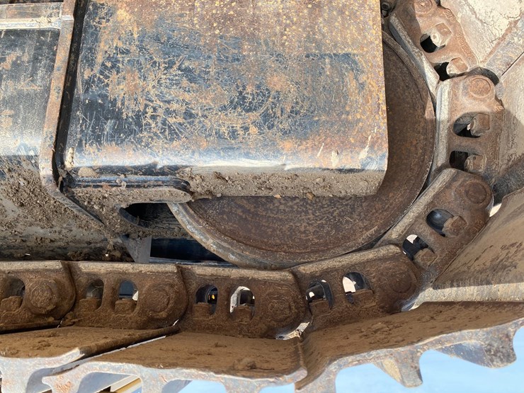 2018-caterpillar-320-image-25