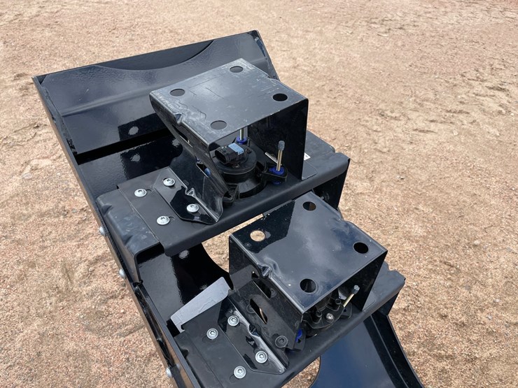 freightliner-108sd-image-6