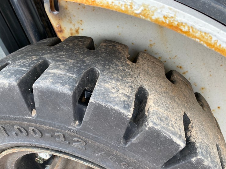 #1161-•-unicarriers-3,450-lbs-lp-forklift-image-16