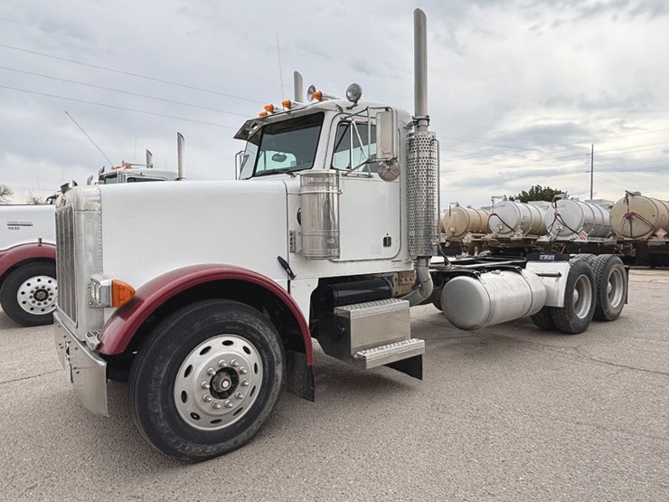 1999-peterbilt-378-image-1