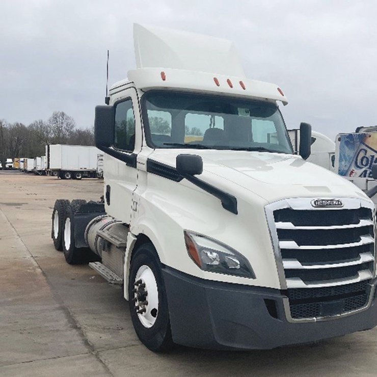 2019 FREIGHTLINER CASCADIA 126