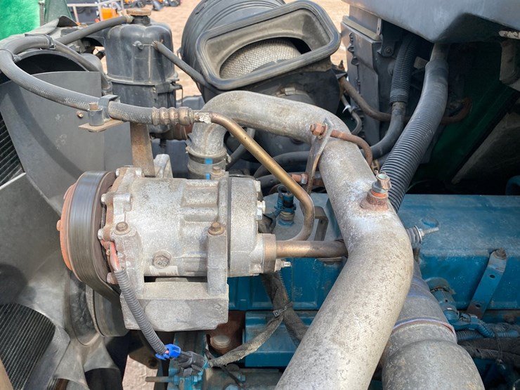 2003-international-7400-image-56