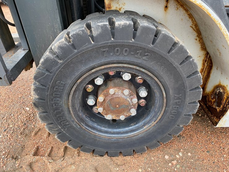 #1161-•-unicarriers-3,450-lbs-lp-forklift-image-14