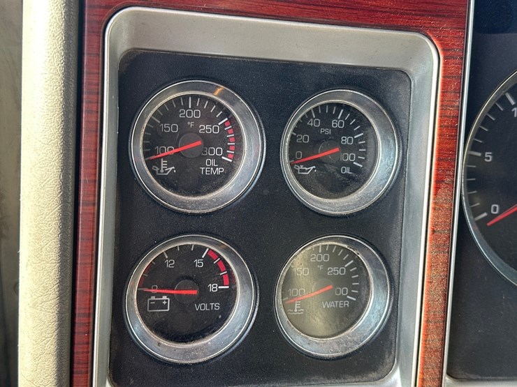 2006-kenworth-w900-image-35