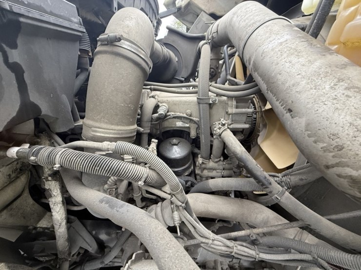 2013-international-7600-image-11