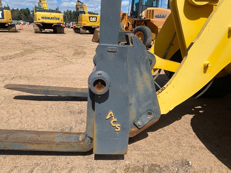 2005-new-holland-lw230b-image-17