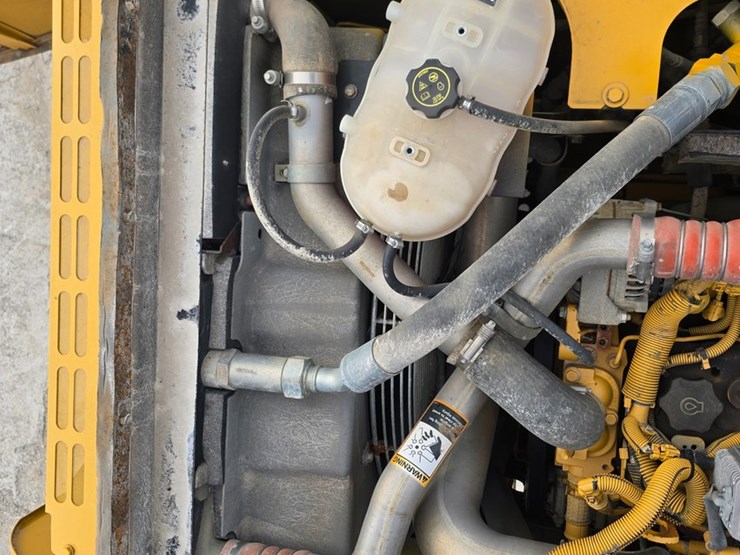 2013-deere-160g-lc-image-63