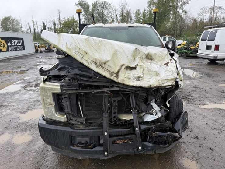 2017-ford-f350-image-8