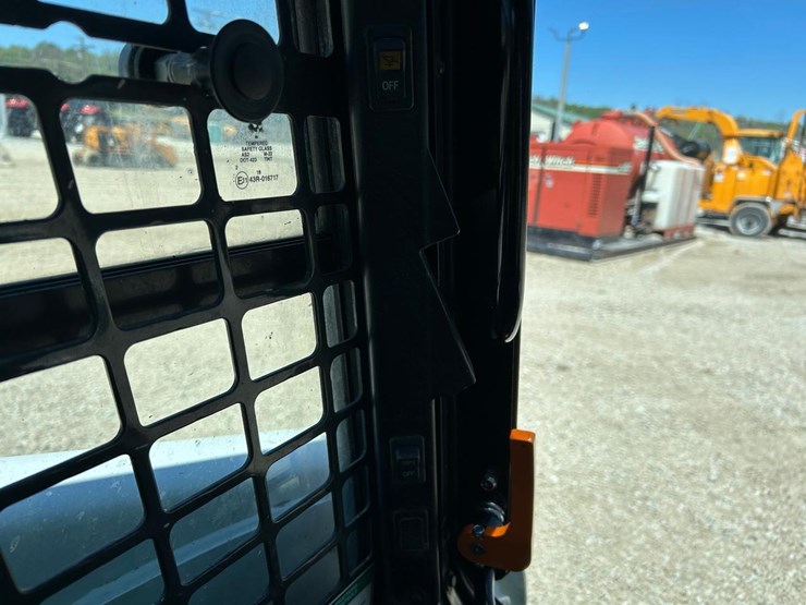 2019-bobcat-t595-image-27